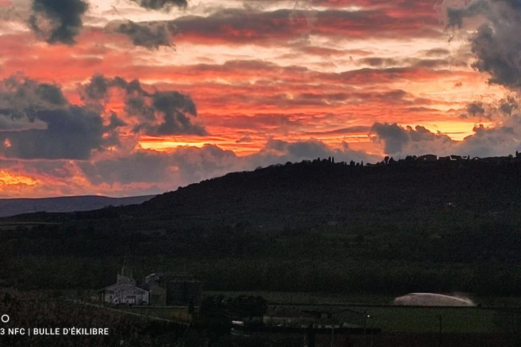 Joli Appartement Dans Village Calme En Provence Les Mées Exterior foto